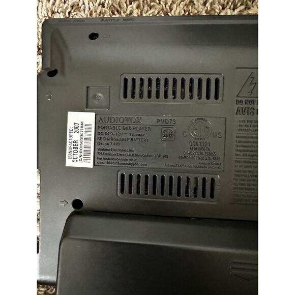 Audiovox Portable dvd player 6x8 inches black and carrying case - Picture 6 of 12